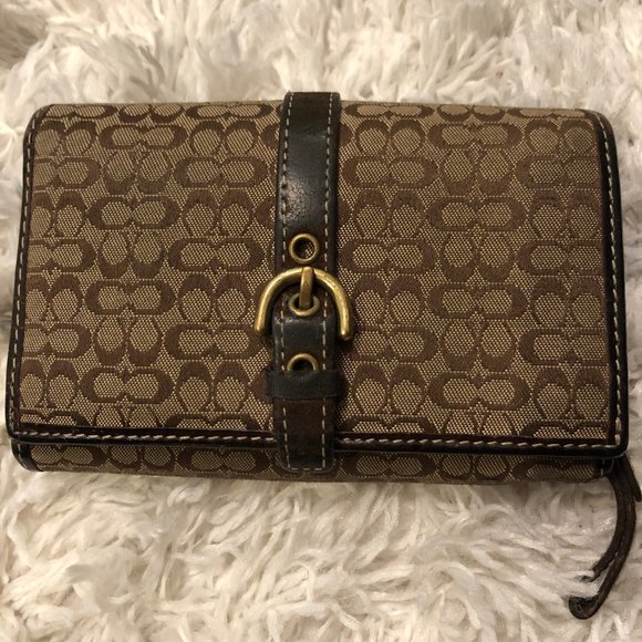 Authentic Coach Wallet - Picture 1 of 7